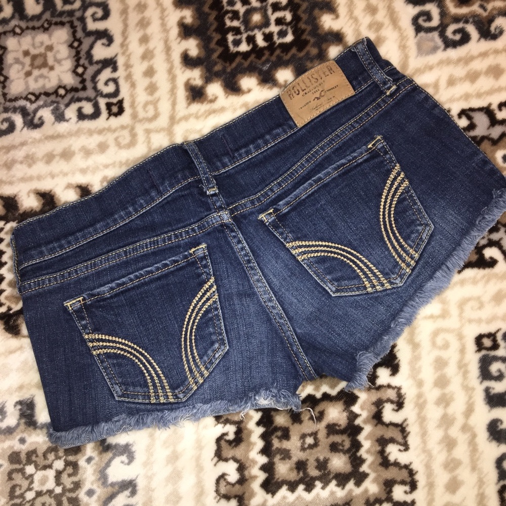 Hollister Short Shorts Size 3 / 26